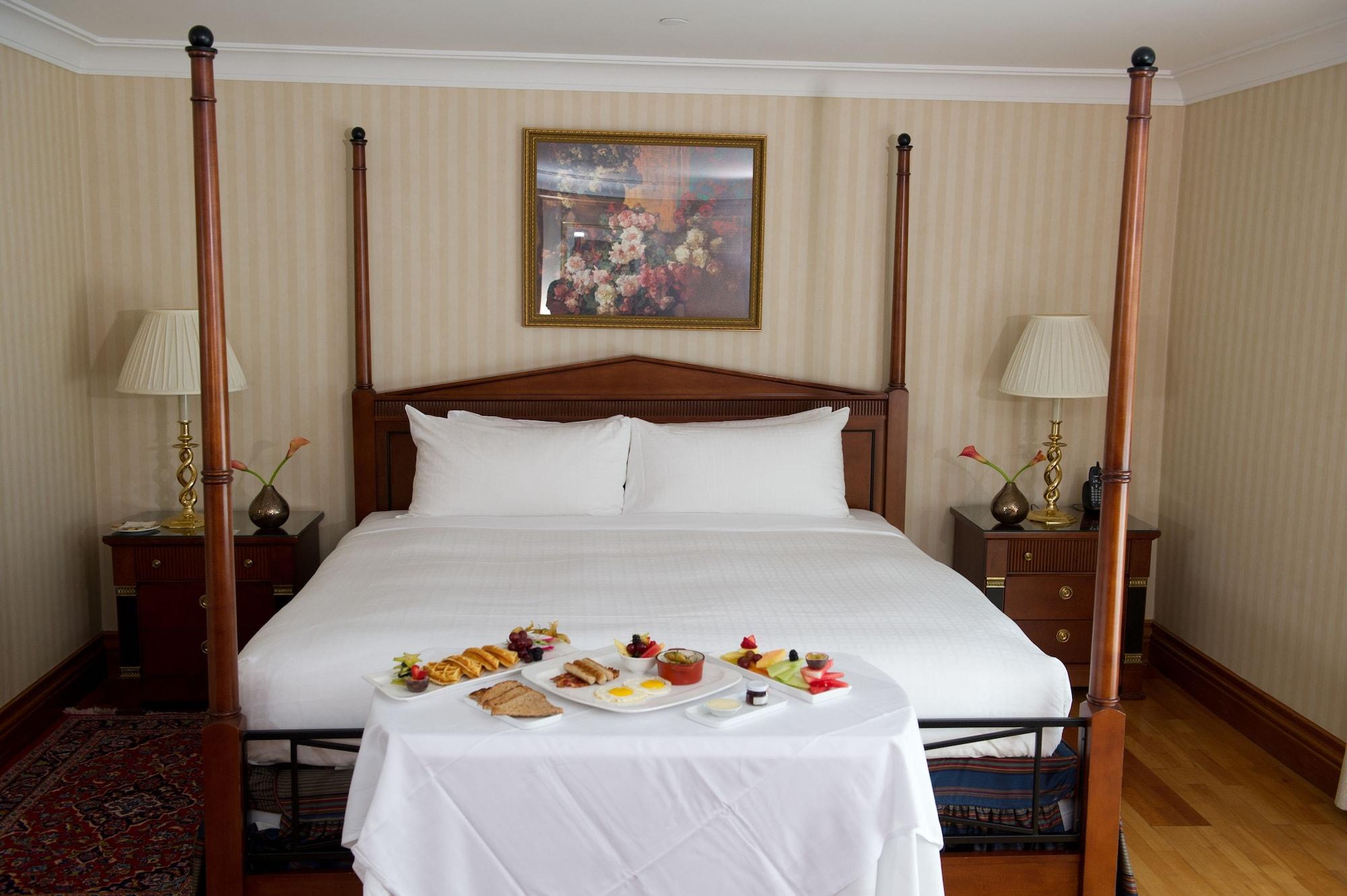 The Waterside Inn Мисисага Екстериор снимка