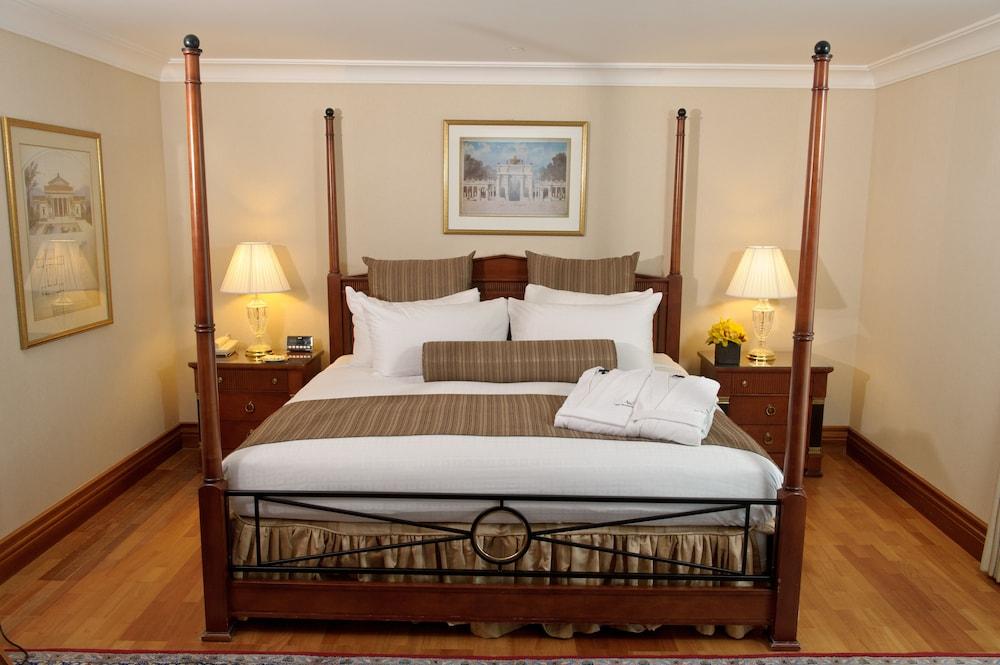 The Waterside Inn Мисисага Екстериор снимка