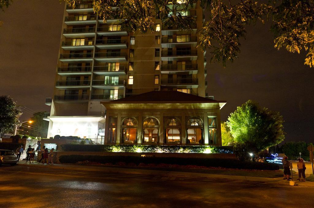 The Waterside Inn Мисисага Екстериор снимка