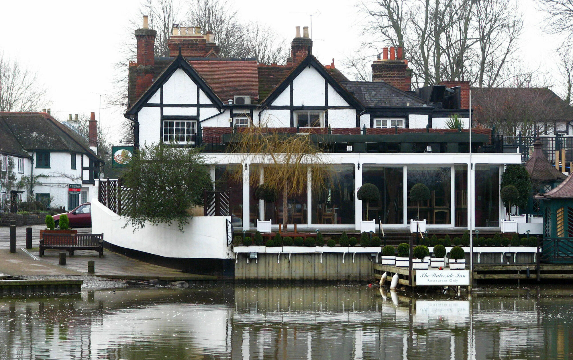 The Waterside Inn Мисисага Екстериор снимка